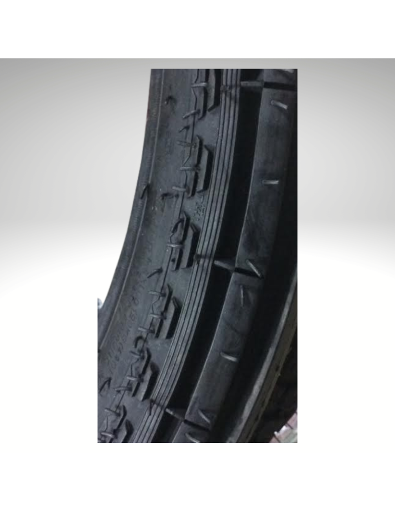 Pneumatique Profil Line pour voiture hippomobile. 8 tailles disponibles allant du 19"x3.0" au 36"x3.75"